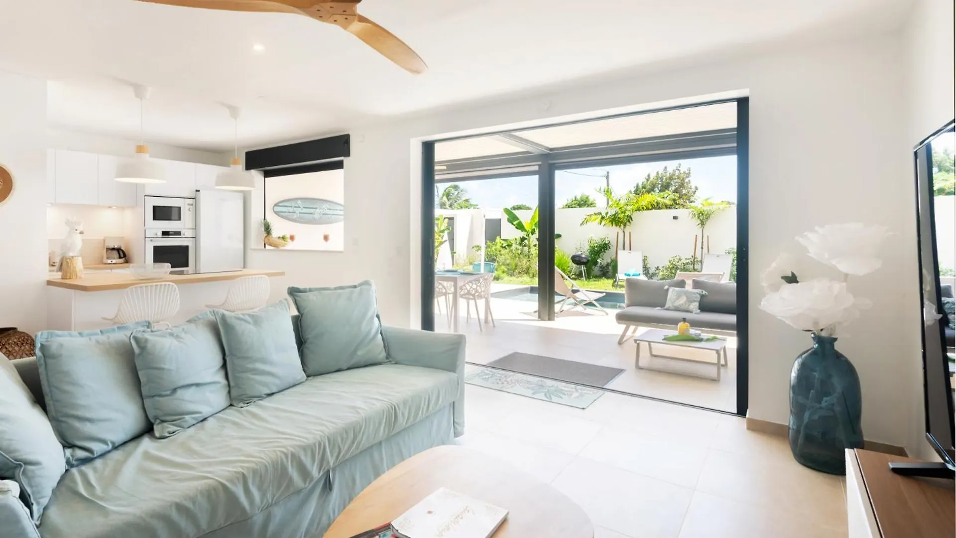Lagon Paradis - 6 Villas Individuelles Avec Piscine Ou Jacuzzi - Loc Voiture Cabriolet Ou Suv Ле-Гозье
