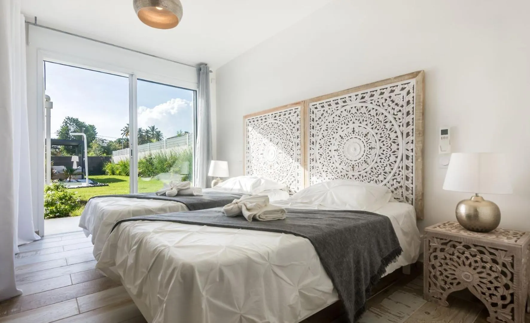 Lagon Paradis - 6 Villas Individuelles Avec Piscine Ou Jacuzzi - Loc Voiture Cabriolet Ou Suv Ле-Гозье