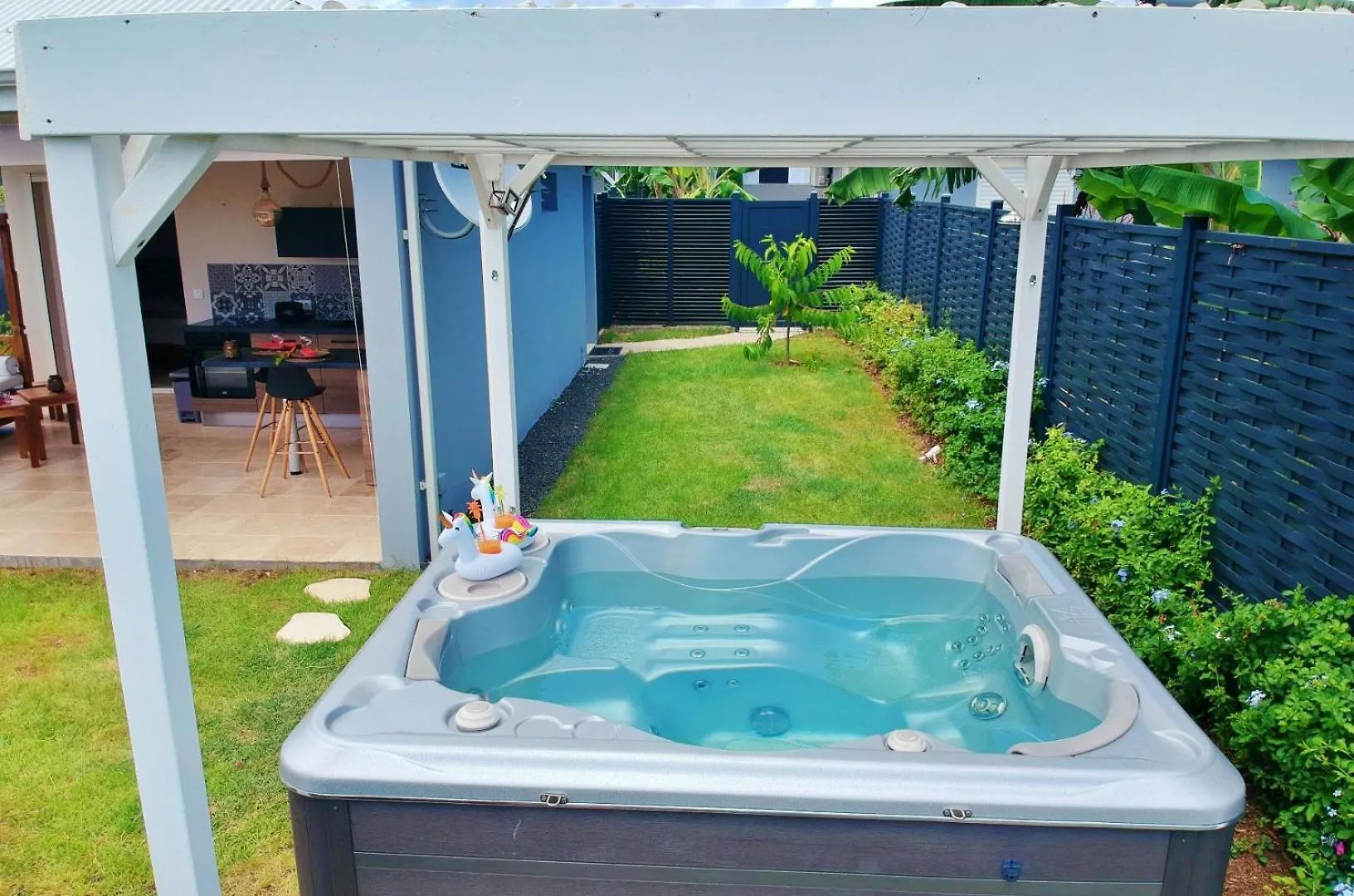 Lagon Paradis - 6 Villas Individuelles Avec Piscine Ou Jacuzzi - Loc Voiture Cabriolet Ou Suv Ле-Гозье